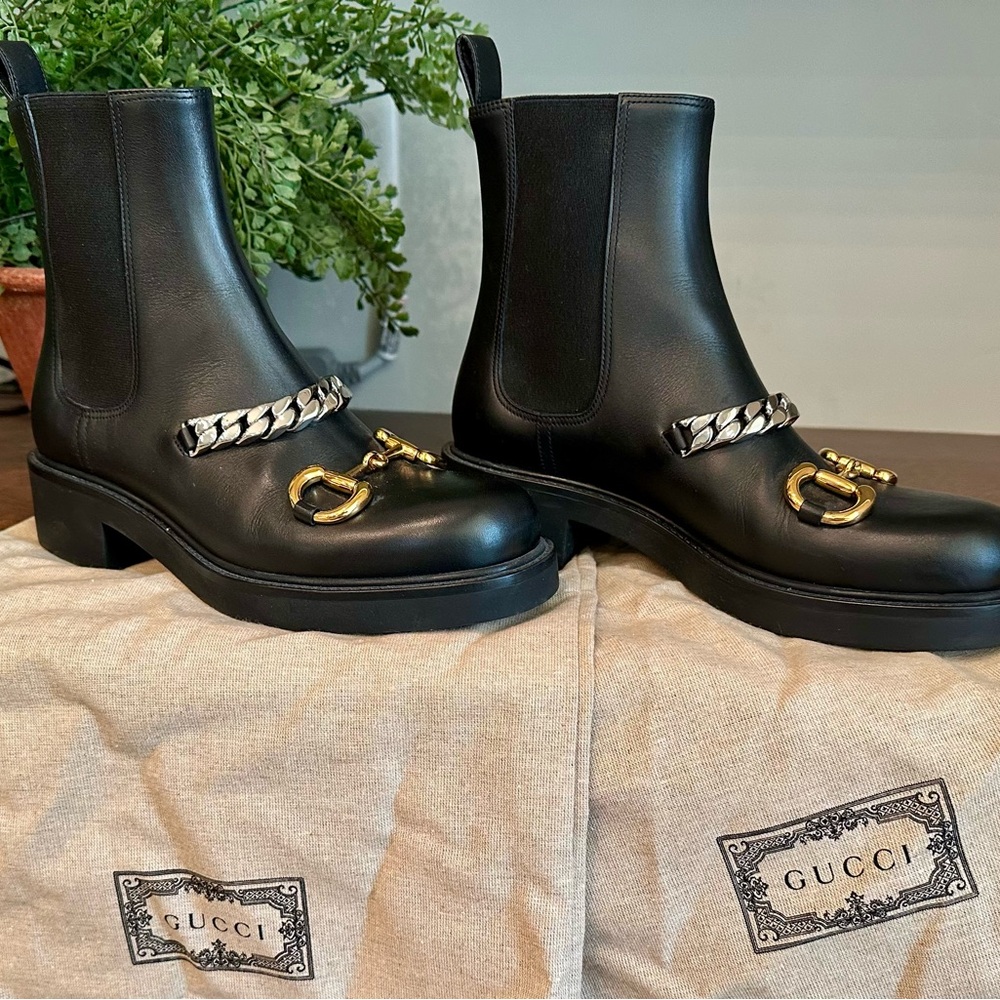 Gucci Black Leather Chelsea Boots with Gold Horsebit & Silver Chain